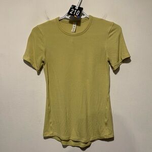 210. Lululemon Hold Tight Short Sleeve Shirt Yellow / Green